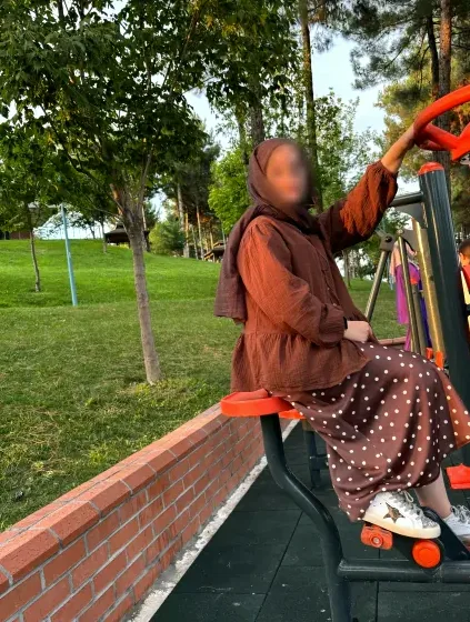 Elif, 29