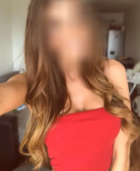 Kira, 35