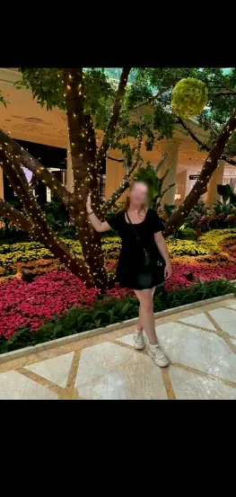 Klara, 25