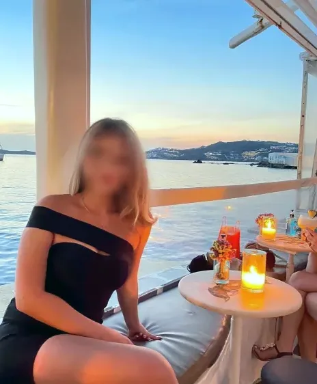 Maja, 28