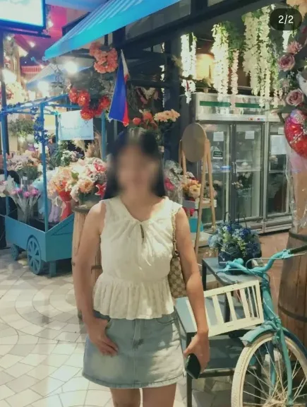Melanie, 20