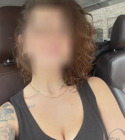 Melina, 39