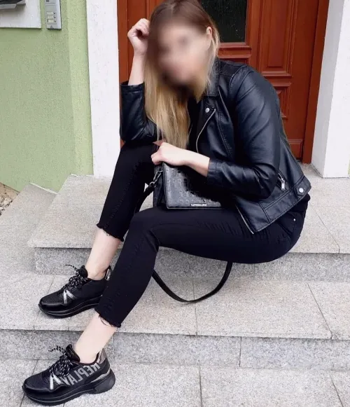 Sina, 37